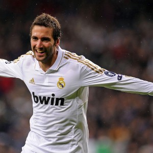 开云体育ios-_温布尔登：草地决战，世界第一逆袭夺冠_，温布尔登在哪个城市