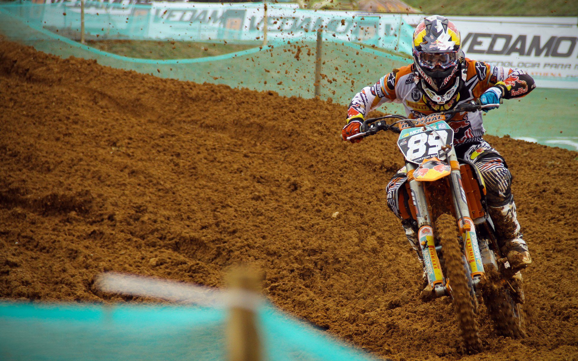 _温布尔登草地赛场发生惊天逆转，年轻球员闪耀全场_，温布尔登冠军